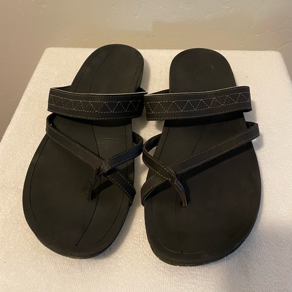 CHACO LOST COAST SANDALS perfect for the beach, or just hanging out.